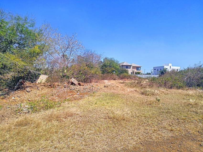 (Ref. MA7-752) Grand terrain constructible - 1 - Land  on Aster Vender