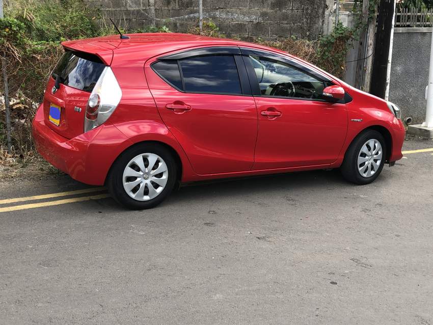 Toyota Aqua 2014 - 1 - Compact cars  on Aster Vender