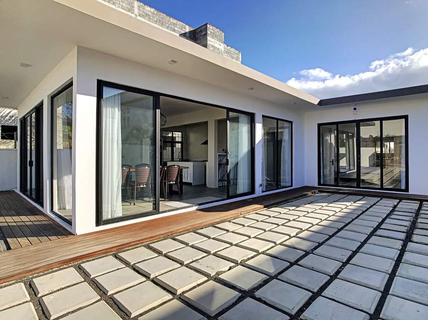 (Ref. MA7-758) Jolie maison de plain-pied avec piscine - 1 - House  on Aster Vender