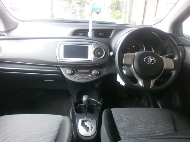 Toyota vitz smile Edition  - 5 - Family Cars  on Aster Vender