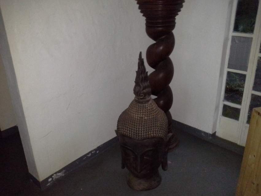 A vendre tete de buddha en metal et socle en bois massif - 1 - All household appliances  on Aster Vender