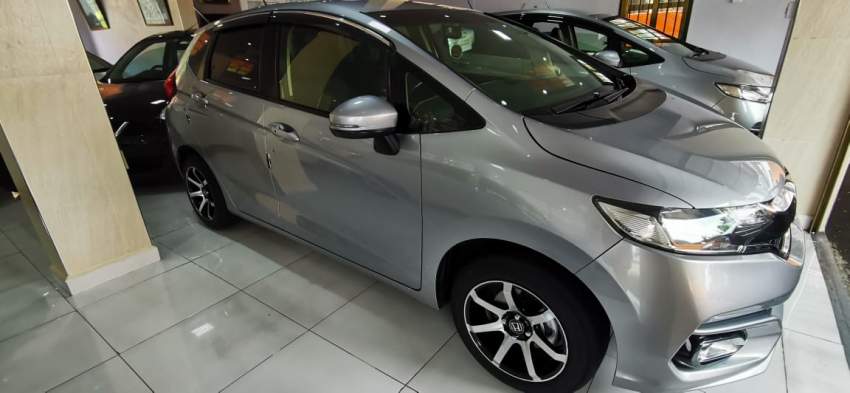 HONDA FIT YR GZ 18  - 7 - Family Cars  on Aster Vender