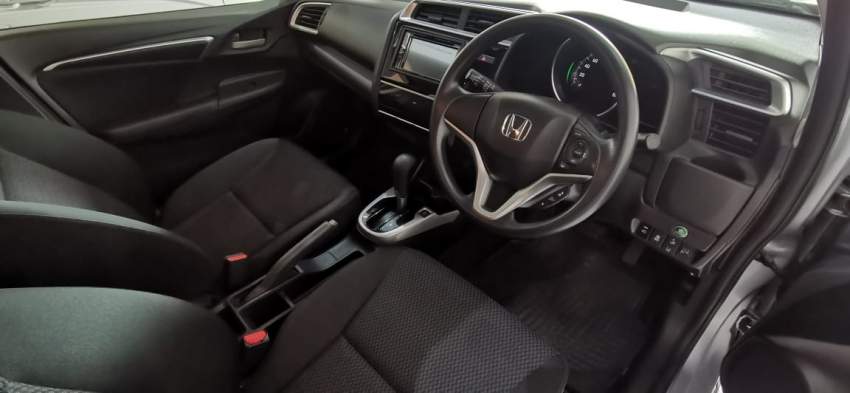 HONDA FIT YR GZ 18  - 4 - Family Cars  on Aster Vender