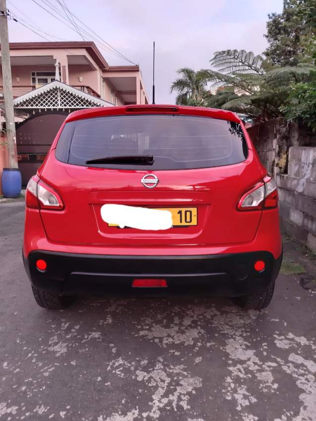 Nissan Qashqai - 4 - SUV Cars  on Aster Vender