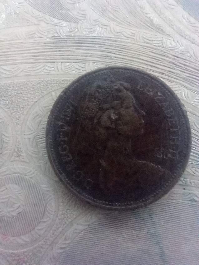 Queen Elizabeth rare coin  on Aster Vender