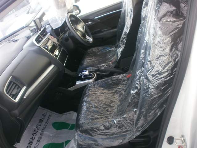 HONDA FIT HYBRID - 3 - Family Cars  on Aster Vender