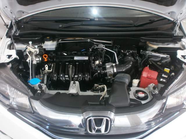 HONDA FIT HYBRID - 6 - Family Cars  on Aster Vender