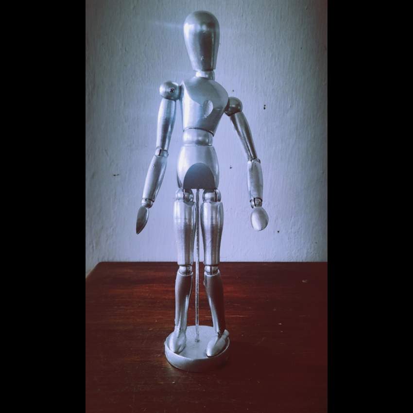 FUTURISTIC ACTION HUMAN SILVER FIGURE - 0 - Interior Decor  on Aster Vender