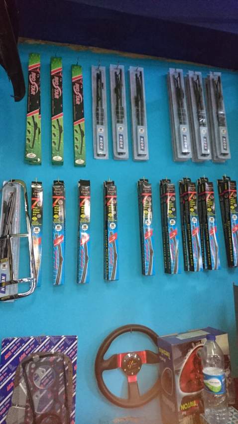 Wiper blade on Aster Vender