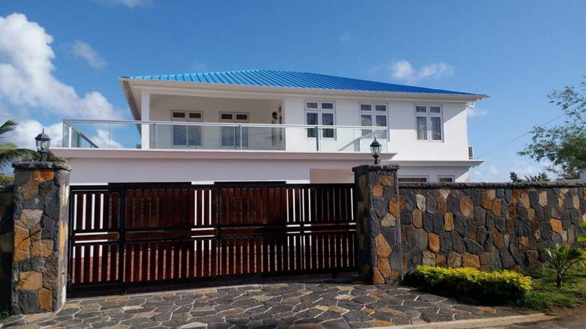 4 bedroom house just 2 mins from seaside on Aster Vender