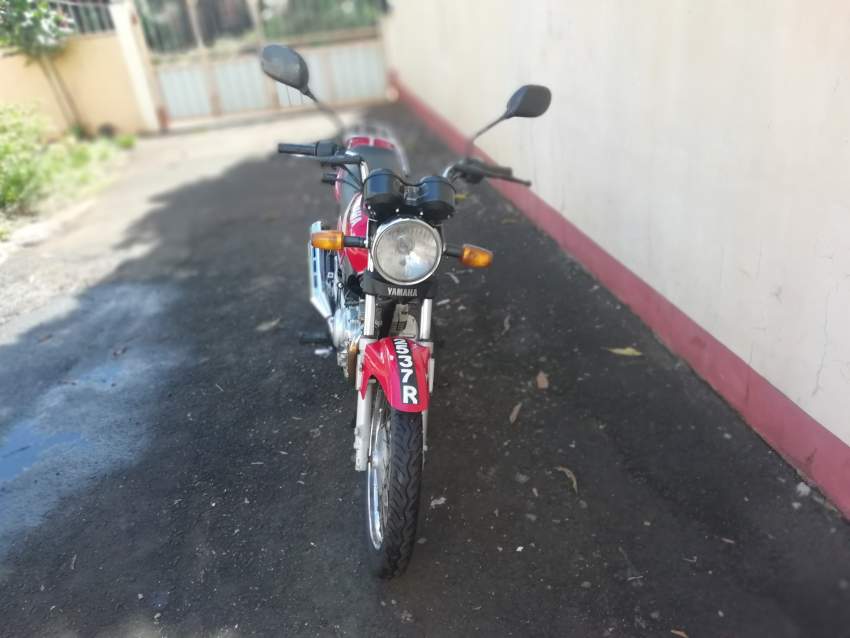 YAHAMA YBR 125CC - 1 - Roadsters  on Aster Vender