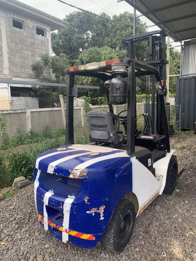 FORKLIFT - 1 - Forklift  on Aster Vender