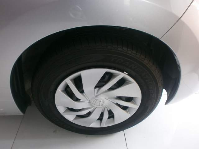 HONDA FIT 2016 silver  - 2 - Family Cars  on Aster Vender