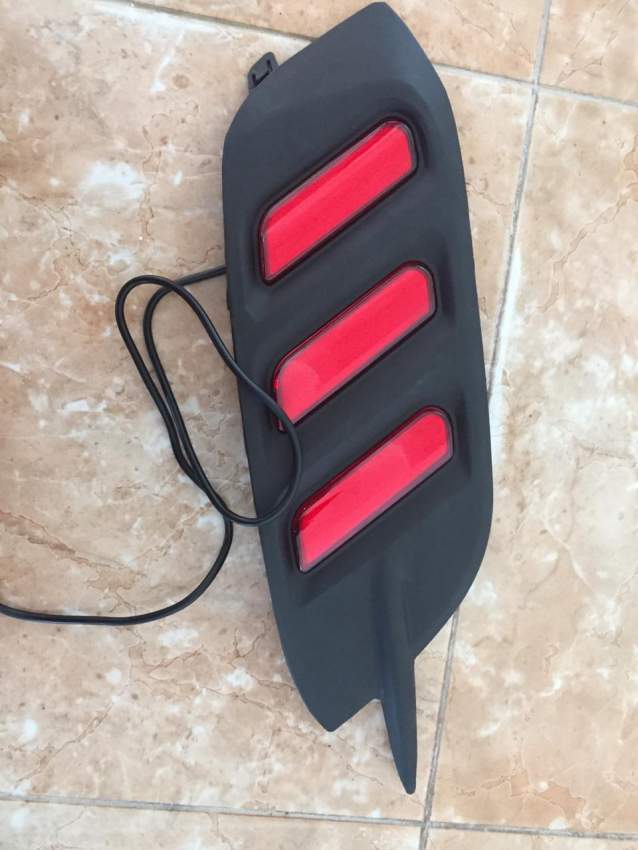 brakes rear bumper lights pour Honda Civic 10th generation - 3 - Spare Part  on Aster Vender