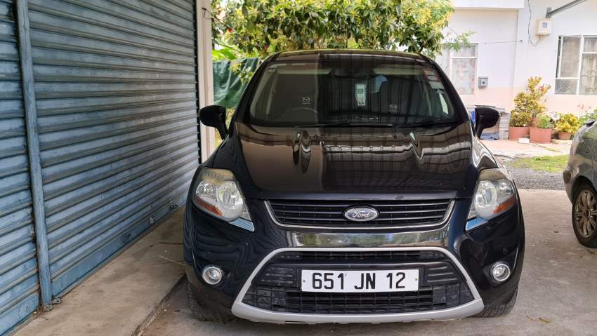 FORD KUGA 2012 - 3 - SUV Cars  on Aster Vender