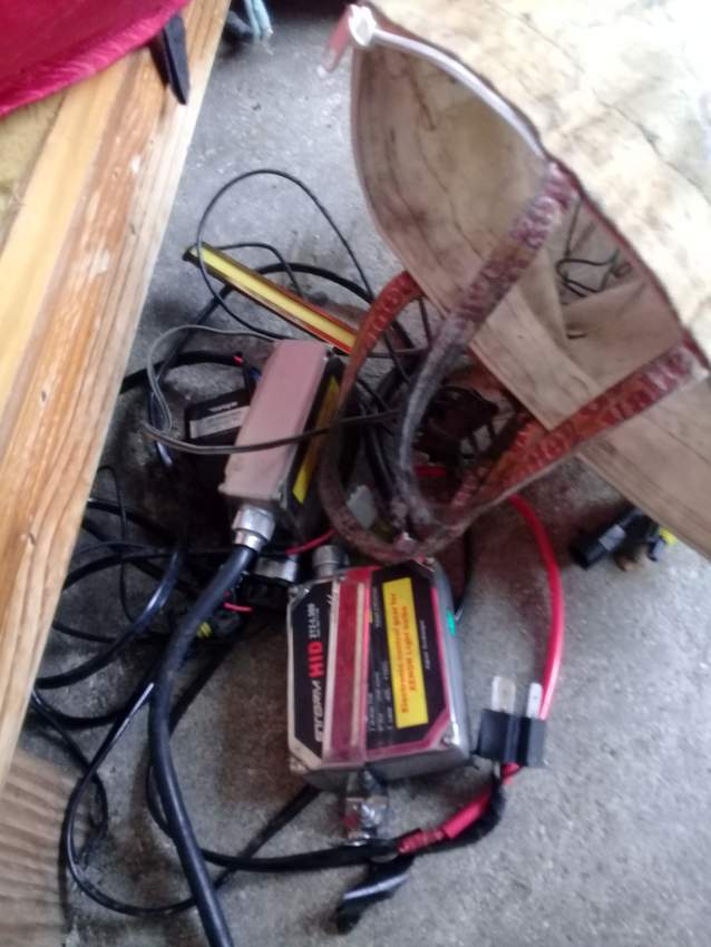 Kit de phare led avec ampoule et housse de siege voiture on Aster Vender