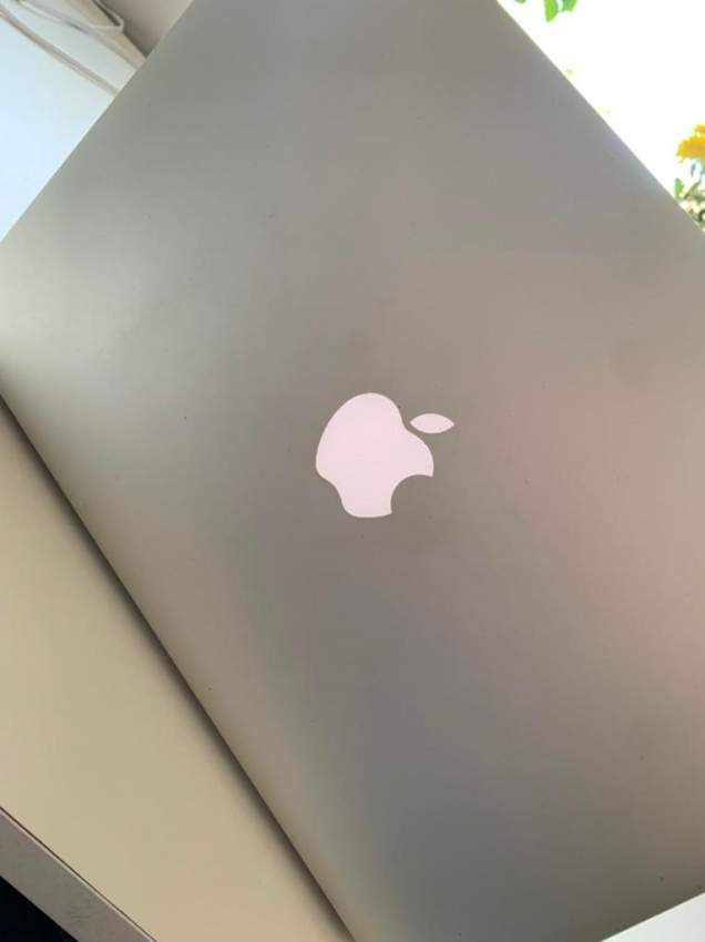 Apple macbook air  - 1 - Laptop  on Aster Vender