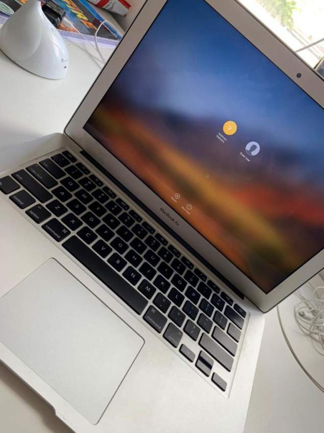 Apple macbook air  - 4 - Laptop  on Aster Vender