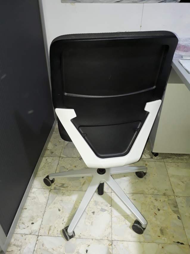 Chaise - 1 - Others  on Aster Vender