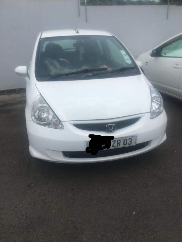 Honda fit 03 automatic - 0 - Compact cars  on Aster Vender