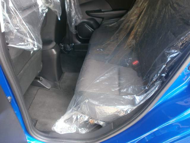 HONDA FIT Hybrid  F  PACKAGE   - 4 - Family Cars  on Aster Vender