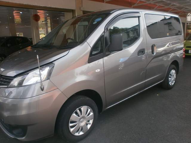 Nissan Nv 200 - 1 - Cargo Van (Delivery Van)  on Aster Vender