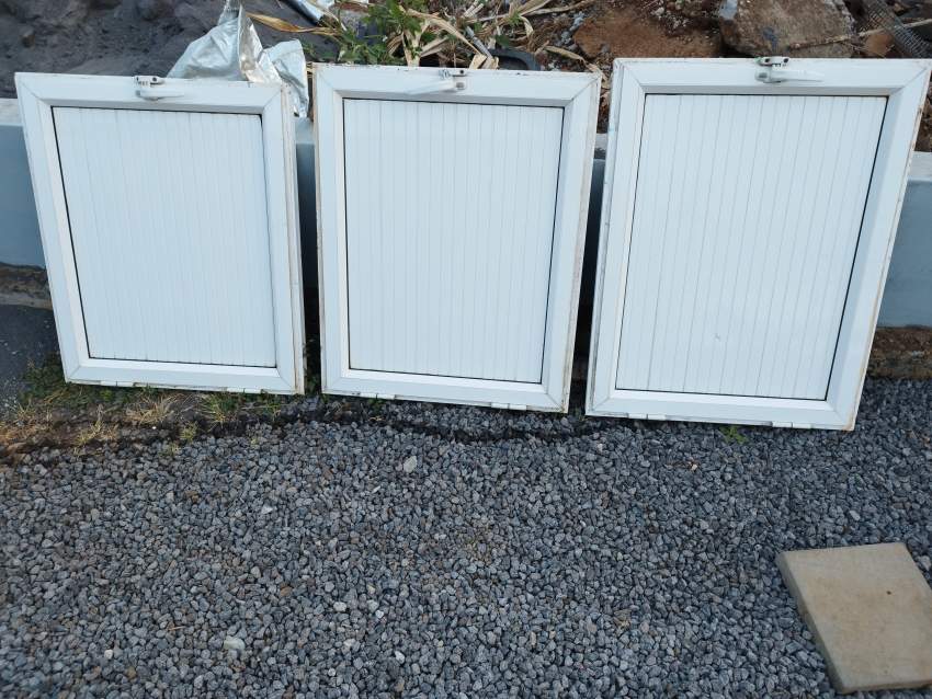 Lot de portes en aluminium - 1 - Other storage furniture  on Aster Vender