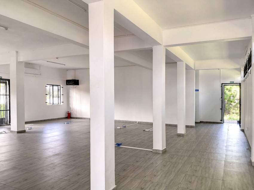 (Ref. MA7-765) Local commercial sur la Route Royale de Pte aux Biches - 1 - Commercial Space  on Aster Vender