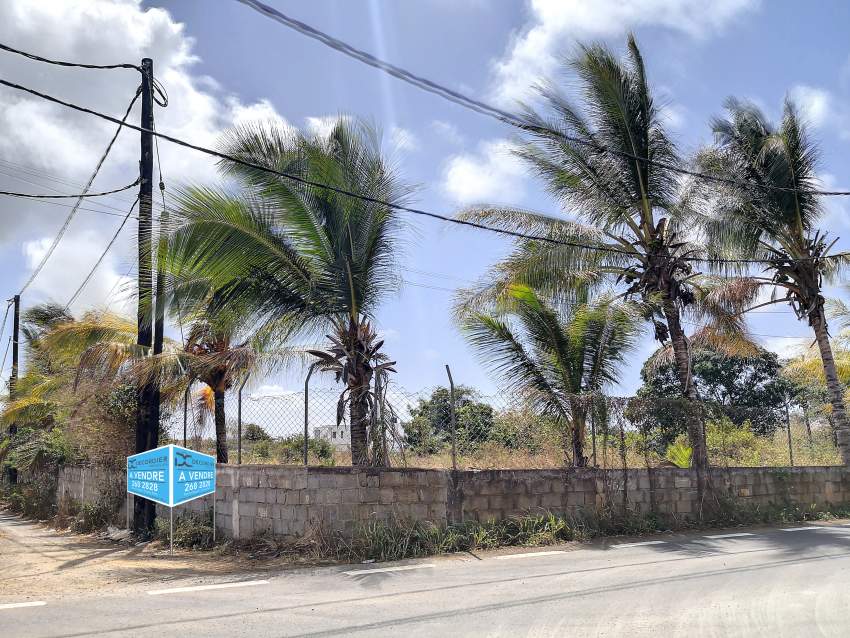 (Ref. MA7-766) Terrain résidentiel proche de Grand Baie La Croisette - 3 - Land  on Aster Vender