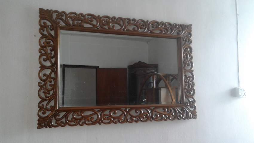 Mirror on Aster Vender