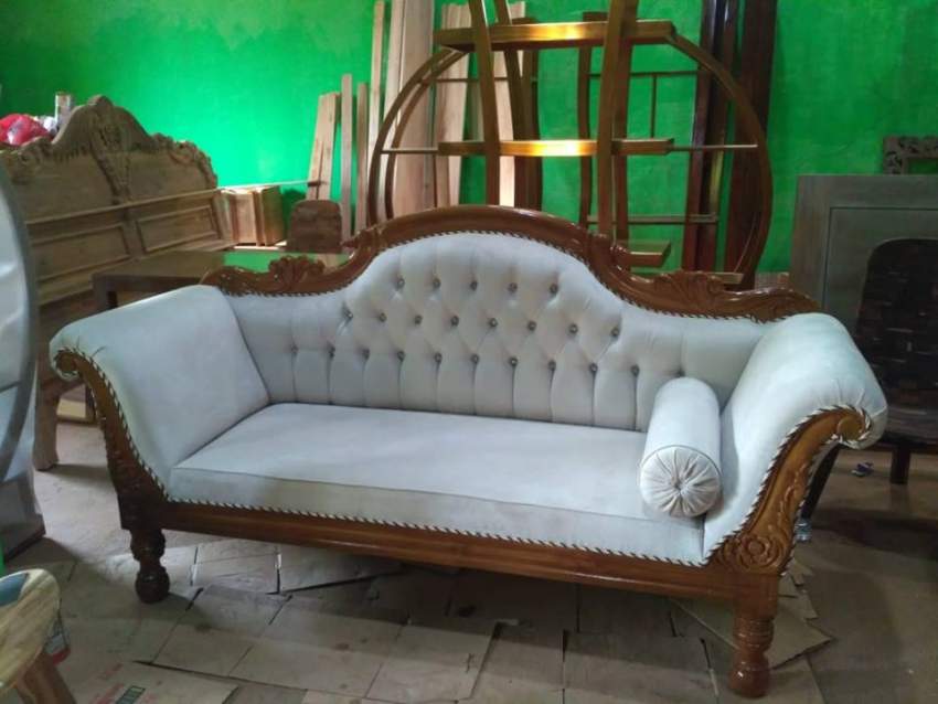 Sofa Louis Keong on Aster Vender