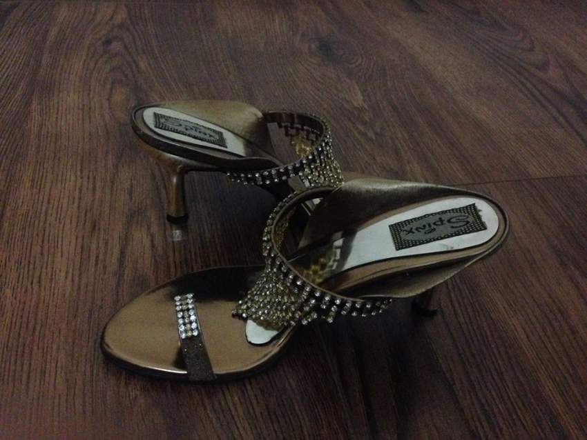 Used and New shoes  - 0 - Sandals  on Aster Vender