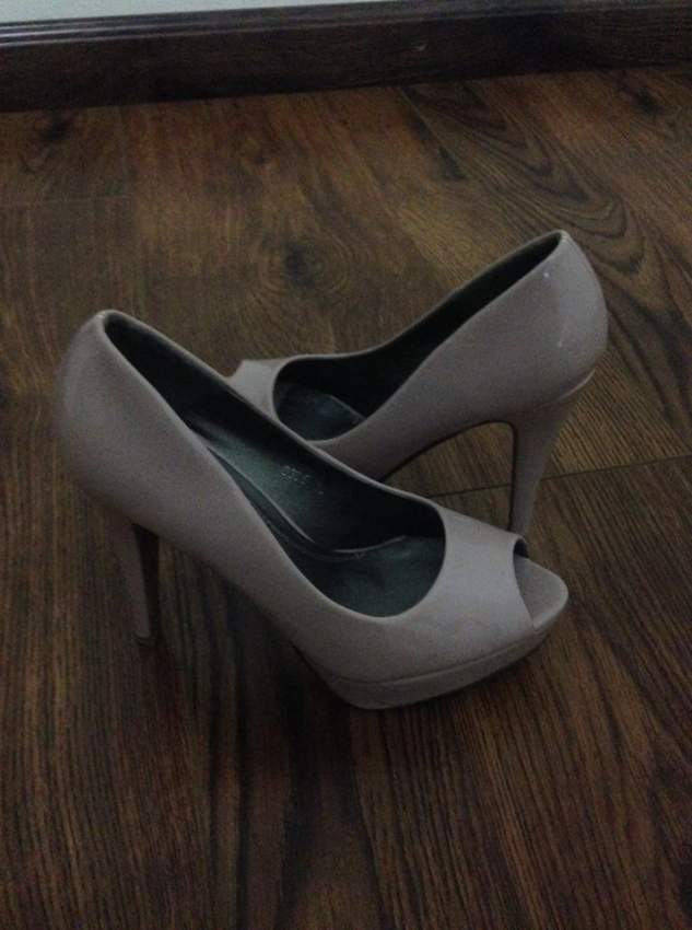 Used and New shoes  - 3 - Sandals  on Aster Vender