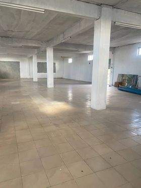 Commercial space to rent at R road Bambous  on Aster Vender