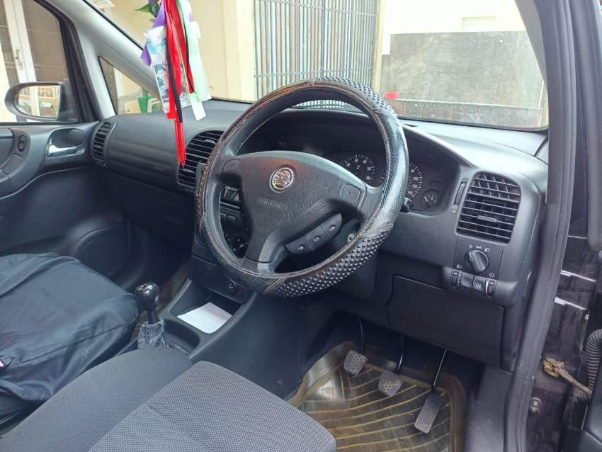 Vauxhall Zafira Active Year2003 - 3 - SUV Cars  on Aster Vender
