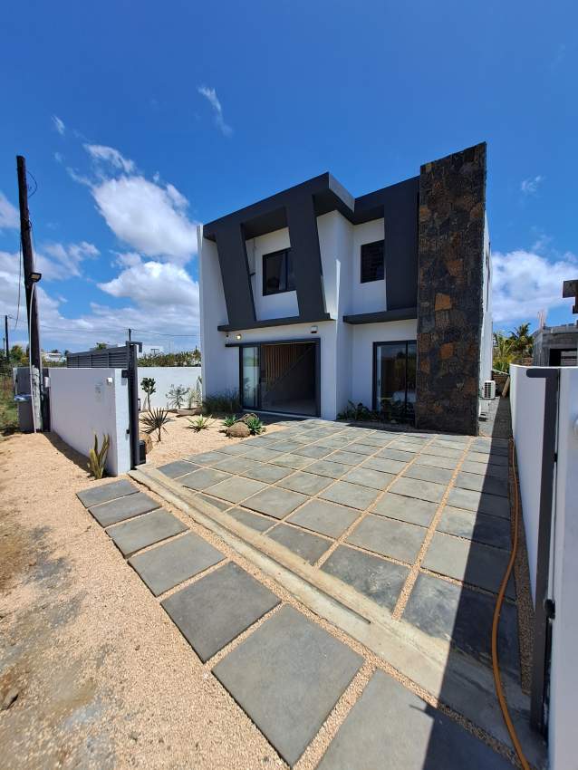 *New Tropical Villa *3 BEDROOM ENSUITE + POOL - 5 - House  on Aster Vender