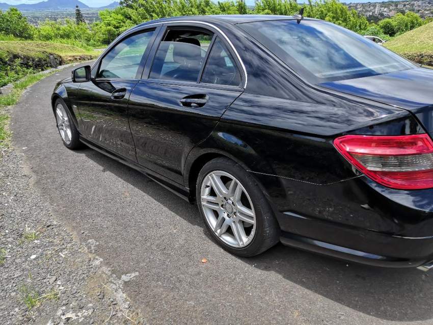 Mercedes C180 AMG - 2 - Luxury Cars  on Aster Vender