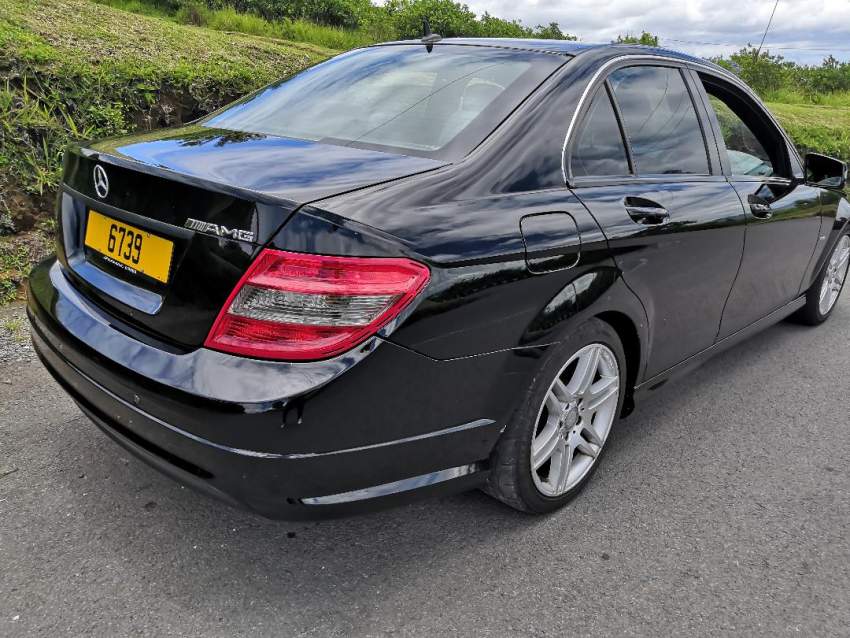 Mercedes C180 AMG - 1 - Luxury Cars  on Aster Vender