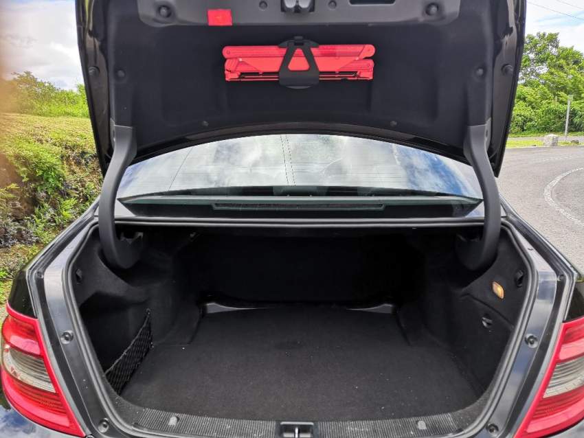 Mercedes C180 AMG - 5 - Luxury Cars  on Aster Vender