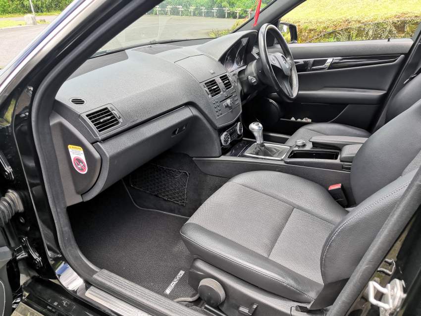 Mercedes C180 AMG - 3 - Luxury Cars  on Aster Vender