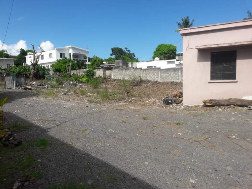 Commercial land and building  at Royal Road, Riambel, Surinam - 5 - Building  on Aster Vender
