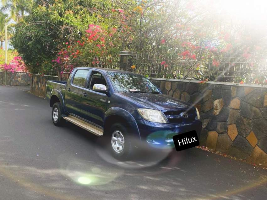Toyota hilux  - 1 - Pickup trucks (4x4 & 4x2)  on Aster Vender