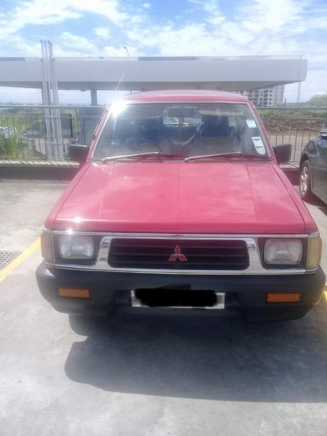 VENDU Mitsubishi 2x4 - 2 - Pickup trucks (4x4 & 4x2)  on Aster Vender