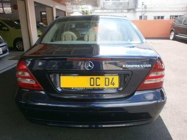 MERCEDES BENZ C 180 KOMPRESSOR  - 3 - Luxury Cars  on Aster Vender