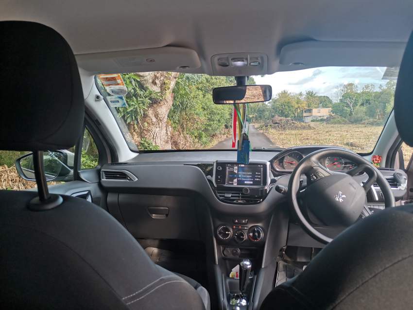Peugeot 208 - 1 - Family Cars  on Aster Vender