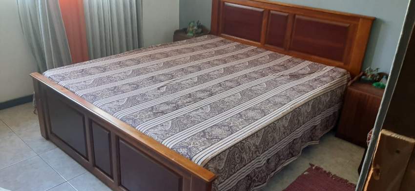 Lit queen size  - 0 - Bedroom Furnitures  on Aster Vender