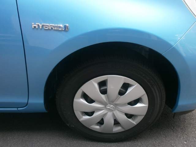 TOYOTA AQUA - 9 - Family Cars  on Aster Vender