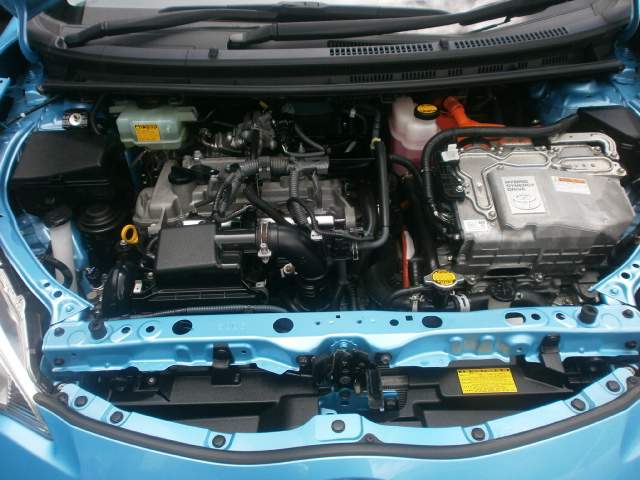 TOYOTA AQUA - 10 - Family Cars  on Aster Vender