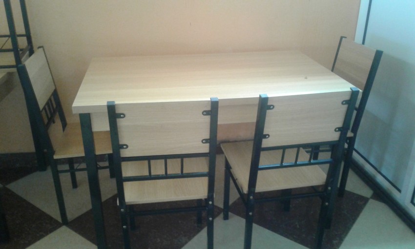 1 table and 4 chairs - 0 - Table & chair sets  on Aster Vender