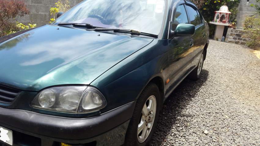 Toyota Corona 2001 - 7 - Compact cars  on Aster Vender